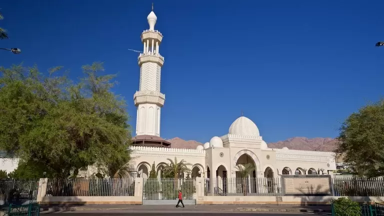 Vedeți Moscheea Sherif al-Hussein bin Ali