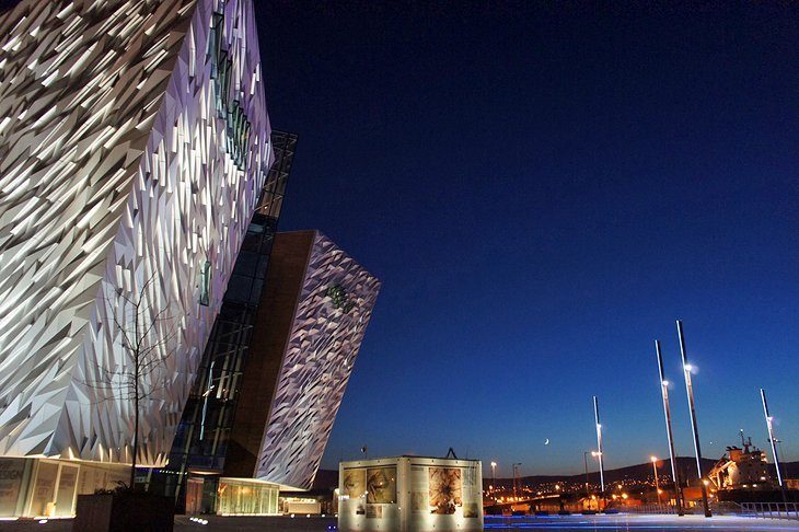 Cufundă-te în istoria maritimă la Titanic Belfast
