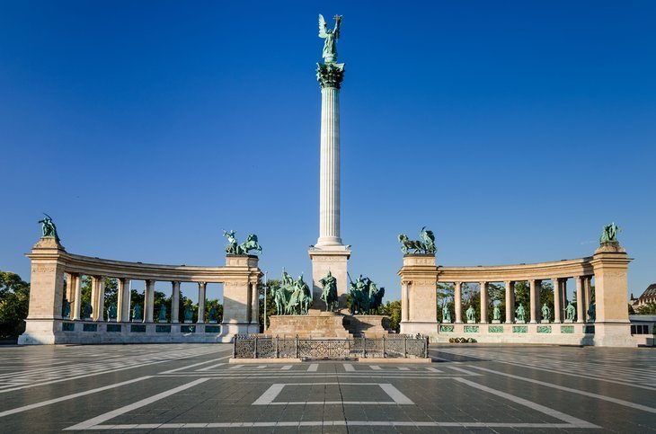 Piața Eroilor și Monumentul Mileniului