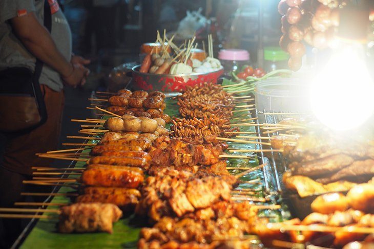 Încercați Street Food la Piața Chiang Mai Gate