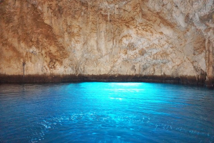 Grotta dello Smeraldo (Peștera Emerald)