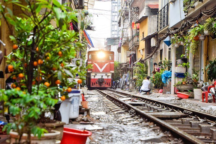 Fotografiați Strada Trenului din Hanoi