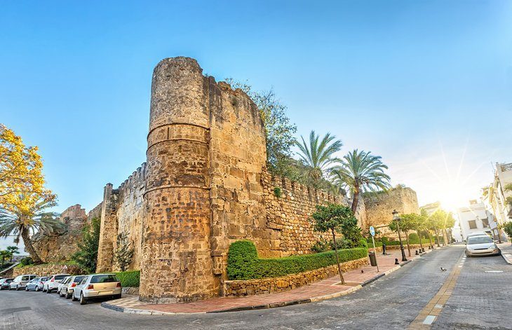 Murallas del Castillo: Ruinele unui castel maur