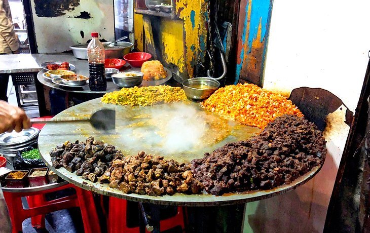Gustați din faimoasele mâncăruri stradale din Mumbai