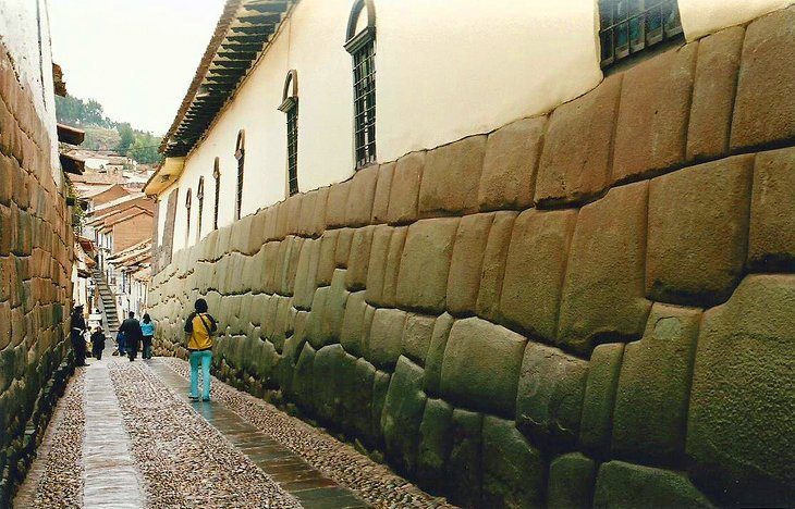 Comorile arhitecturale din Cusco