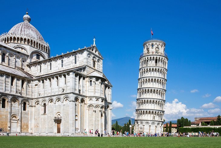 Turnul inclinat din Pisa