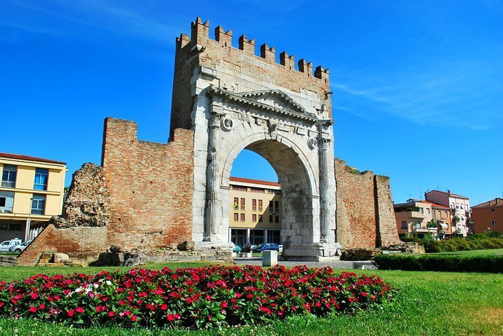 Arco d'Augusto (Arcul lui Augustus)