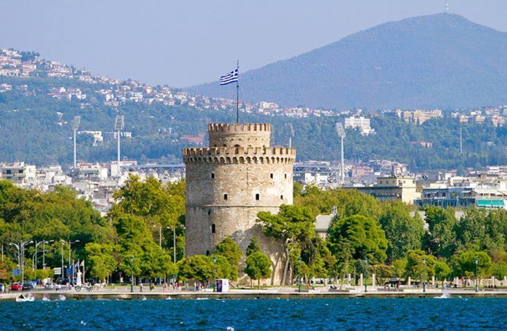Turnul Alb: Relicva mormintelor din epoca bizantină