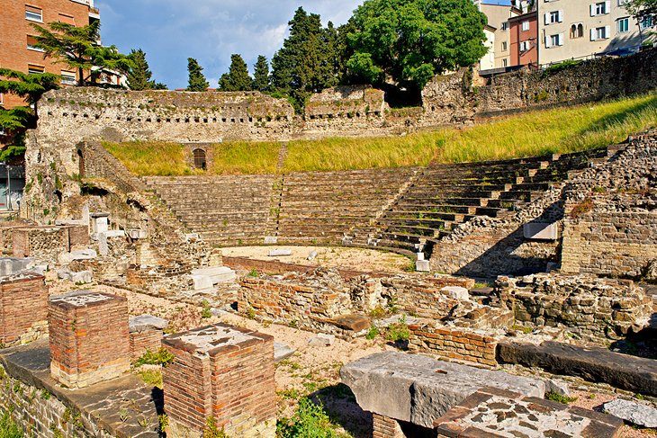Teatro Romano (Teatrul Roman)
