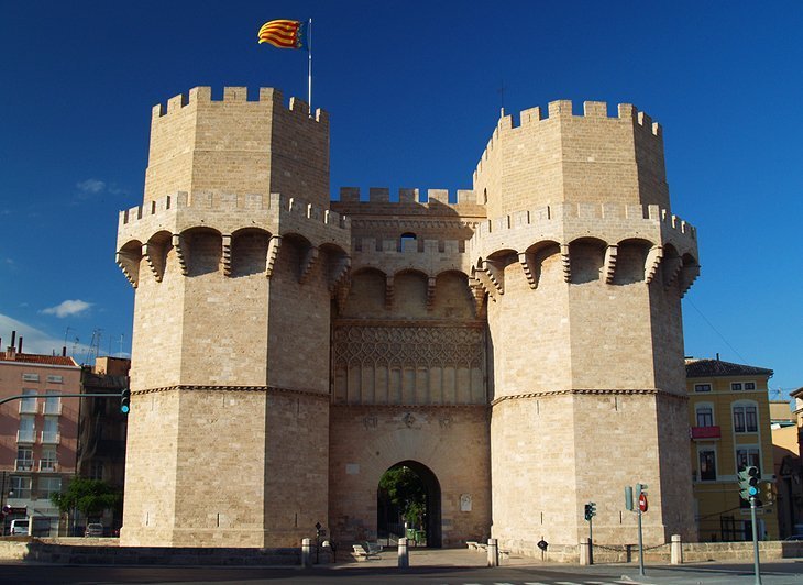 Torres de Serranos (Poarta orașului antic)