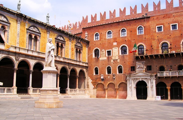 Piazza dei Signori și Loggia del Consiglio