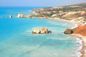 Zboruri ieftine in plin sezon Paphos, Cipru – de la 58 EUR dus-intors