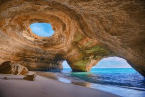 O saptamana in minunatul Algarve, Portugalia – 298 euro (zbor + cazare) – cunoscut pentru plaje exotice