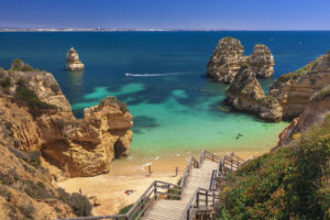 6 nopti in minunatul Algarve, Portugalia – 266 euro (zbor + cazare) – cunoscut pentru plaje exotice