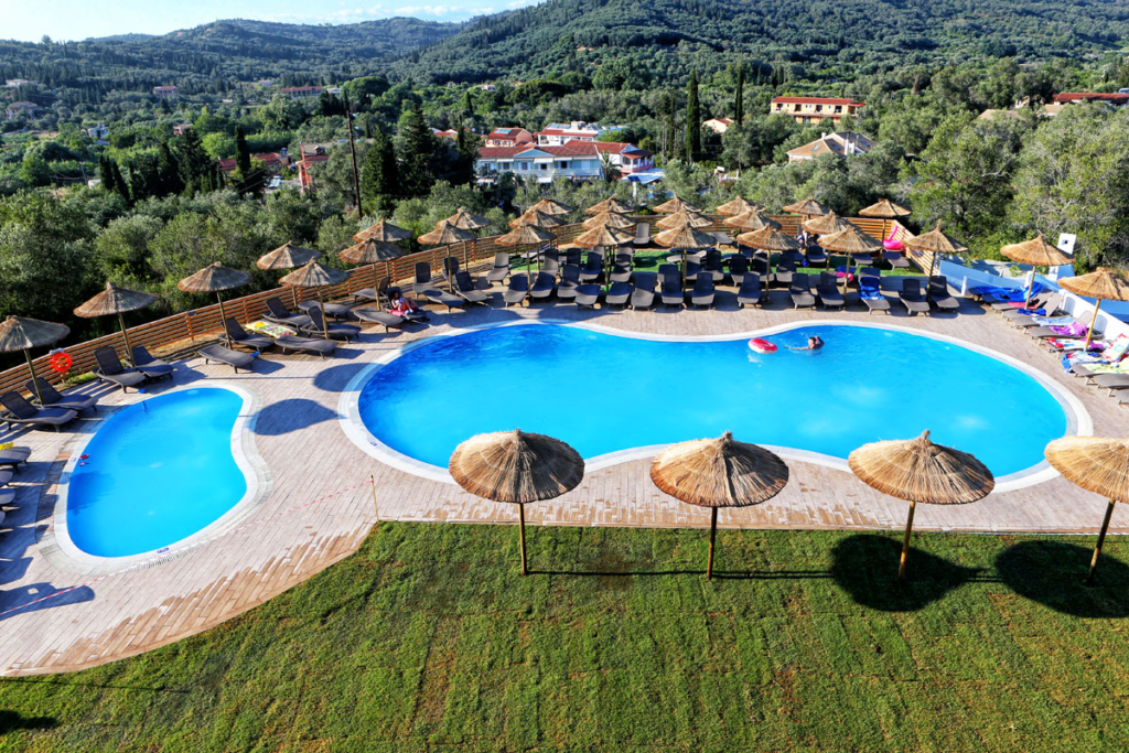 Sejur all-inclusive la un hotel de 4 * foarte bine cotat în Corfu la doar 81 € / noapte! (anulare gratuită)
