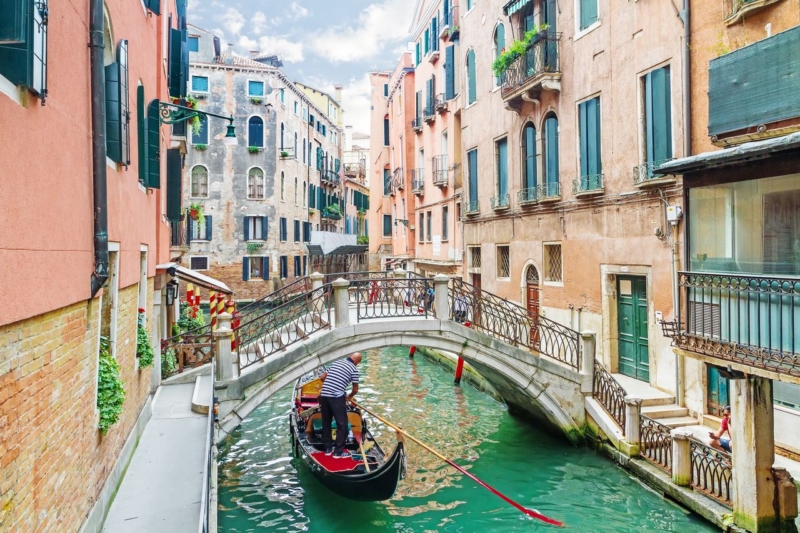 Zboruri ieftine, de la 27 euro dus – intors catre Venetia, Italia
