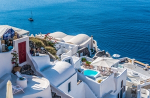 IULIE! O saptamana in Santorini, Grecia – 324 euro (zbor + cazare 9,2 pe booking)