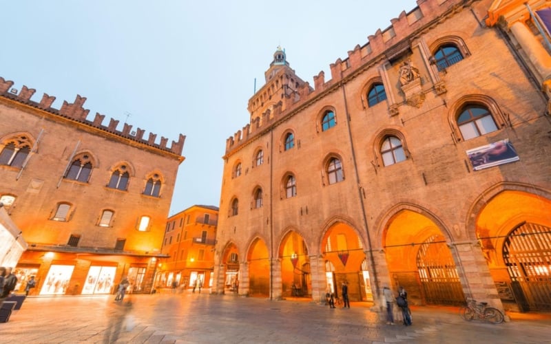 Weekend prelungit in Bologna, Italia, doar 137 euro (zbor si cazare 4 nopti)