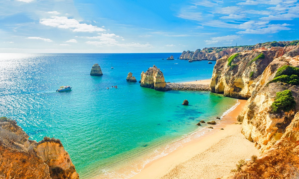 Vacanta de 8 nopti in minunatul Algarve, Portugalia – 248 euro (zbor + cazare) – cunoscut pentru plaje exotice