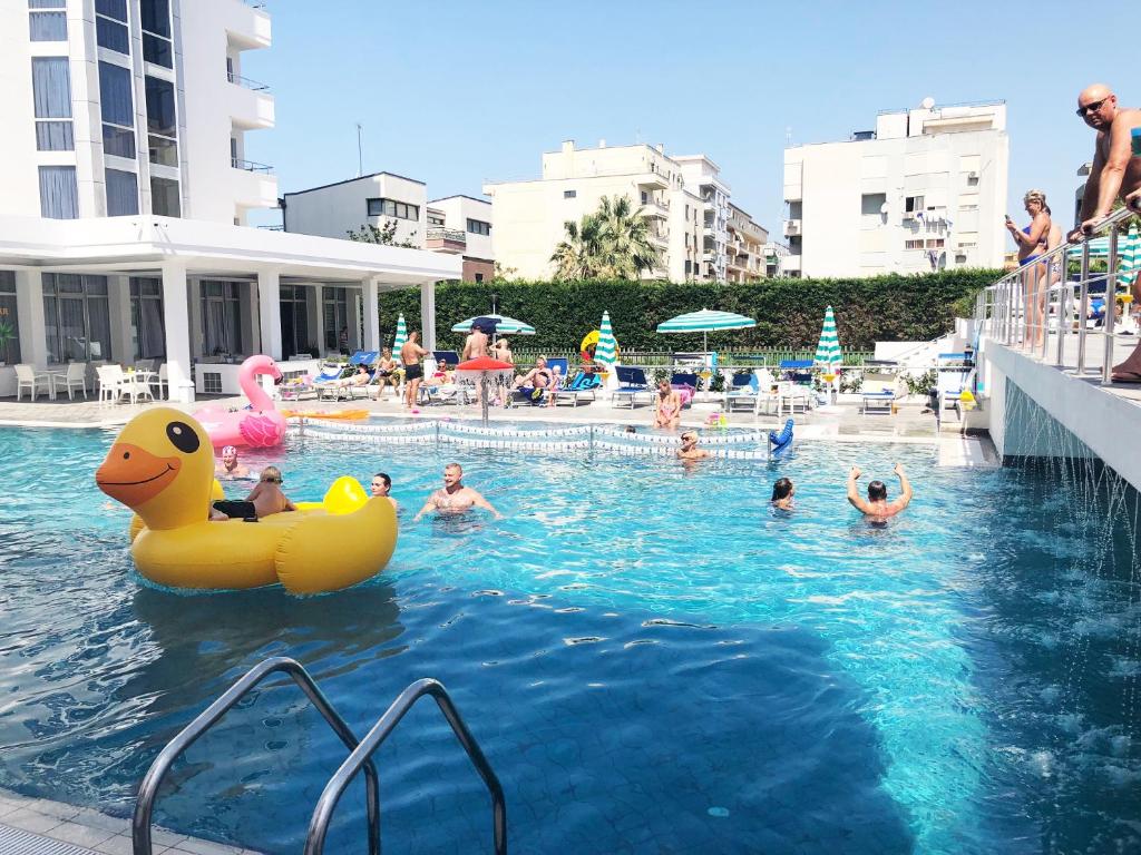 Hotel 4* in ALBANIA cu piscina si PLAJA PRIVATA, ALL INCLUSIVE – 63 euro/noapte/persoana