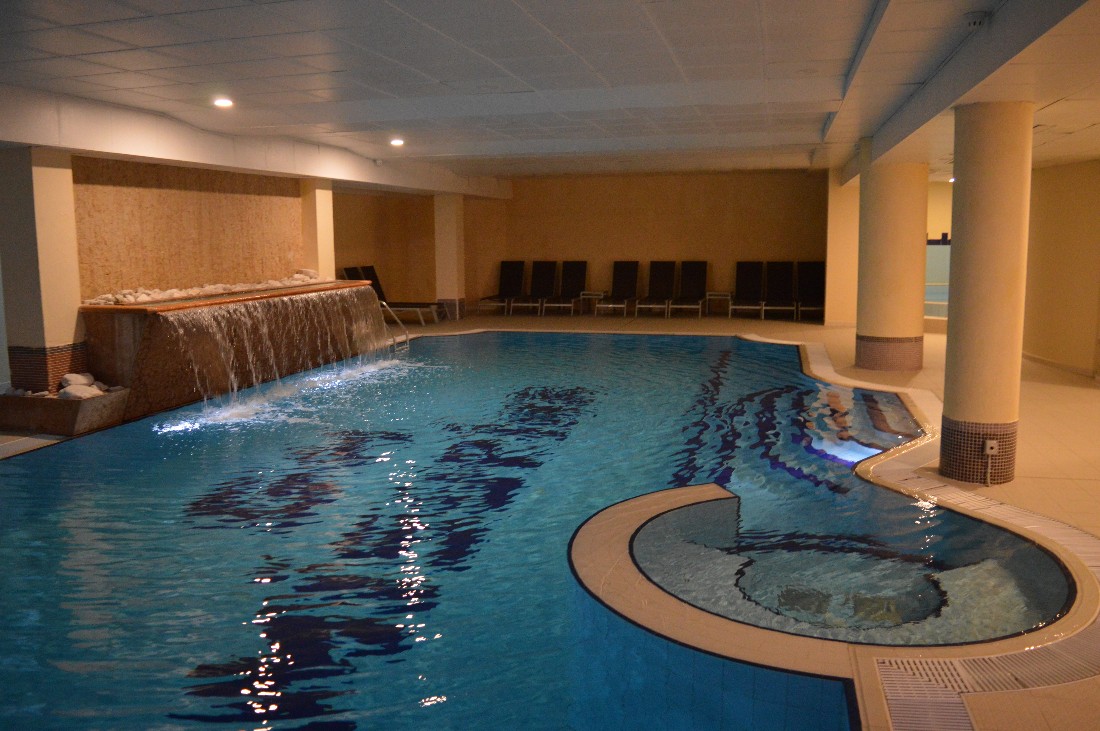 CRACIUN! HOTEL in Dolomiti cu piscina interioara si sauna