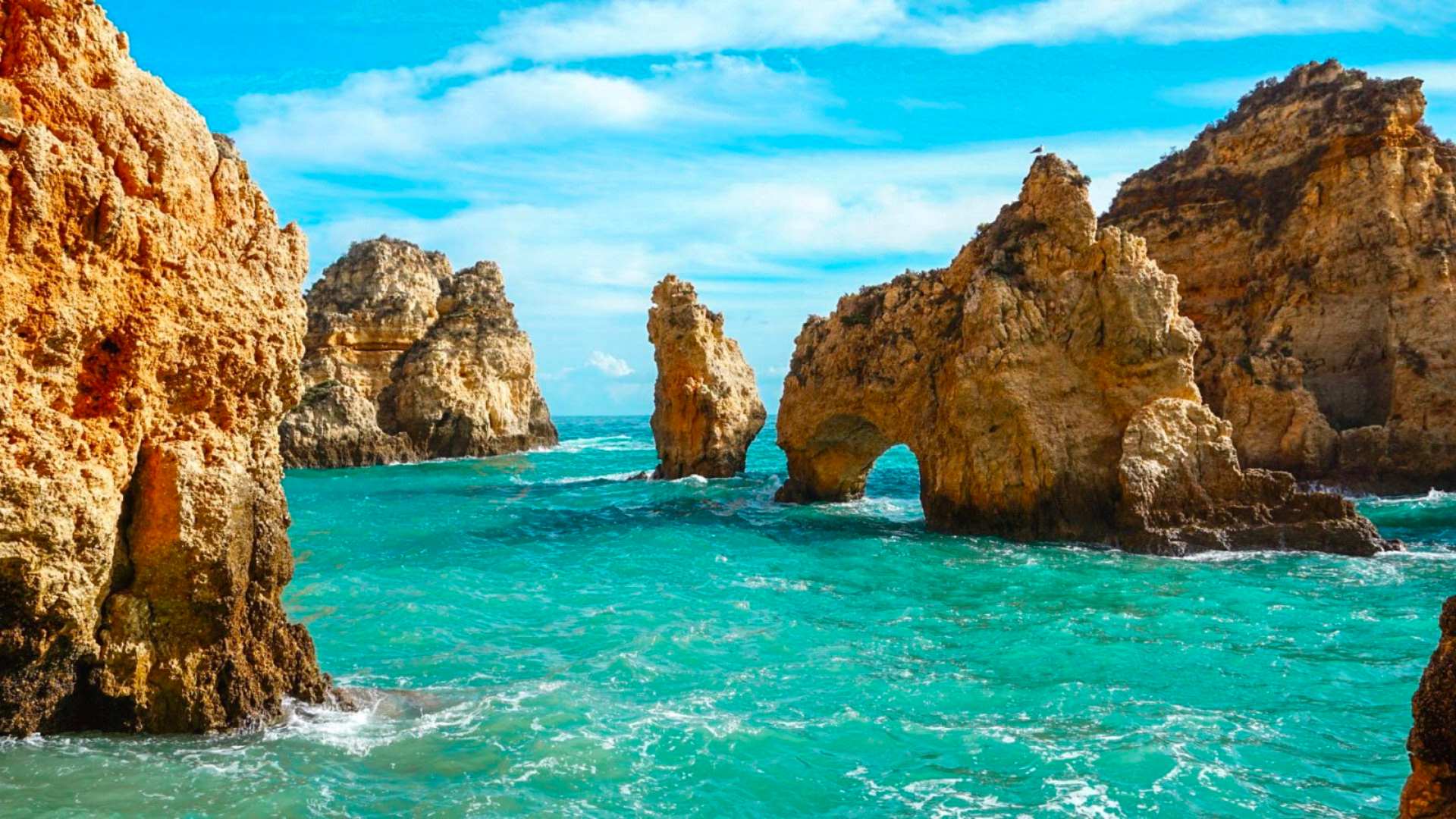 Vacanta in minunatul Algarve, Portugalia – 285 euro (zbor + cazare) – cunoscut pentru plaje exotice