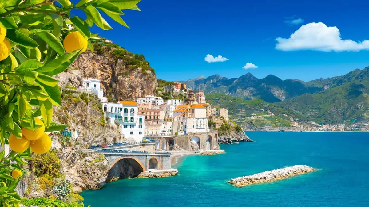 Zboruri spre Napoli/Coasta Amalfi – de la 73 EURO dus-intors
