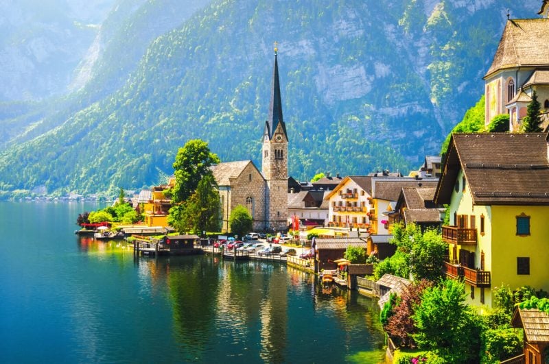 RUTA NOUA! Zboruri spre Salzburg & Hallstatt de la 38 euro dus-intors