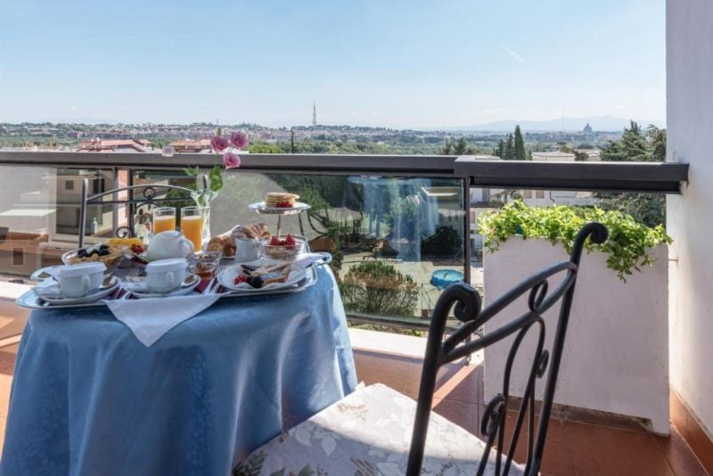 Hotel 4* IEFTIN in Roma 43 euro/persoana/noapte cu mic dejun inclus