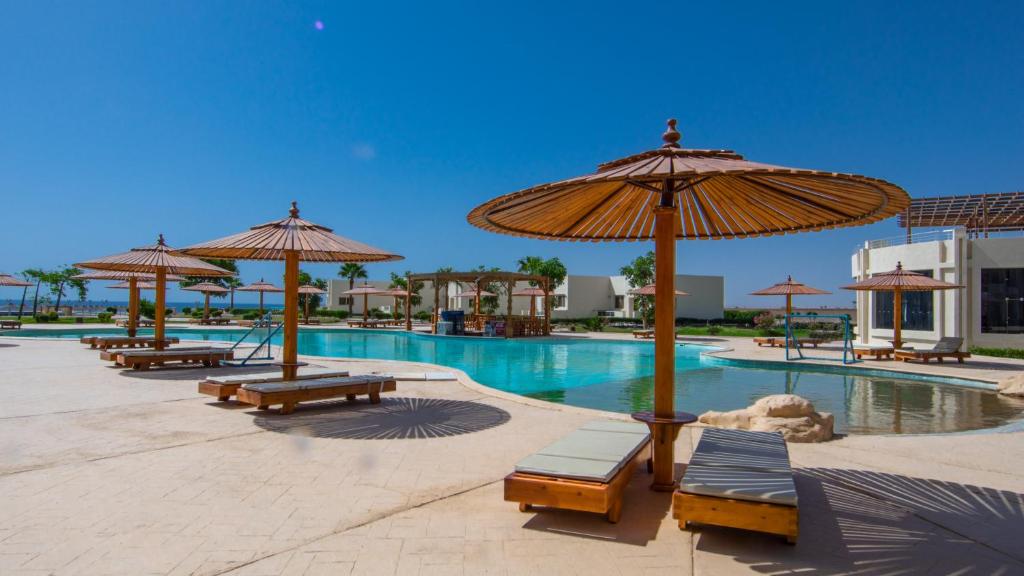 PRET IMBATABIL! Hotel 4* in Hurghada la doar 19 euro/persoana/noapte cu mese incluse