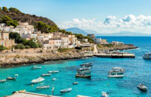 Destinatie TOP! Zboruri IEFTINE spre Catania, SICILIA de la 81 euro dus-intors