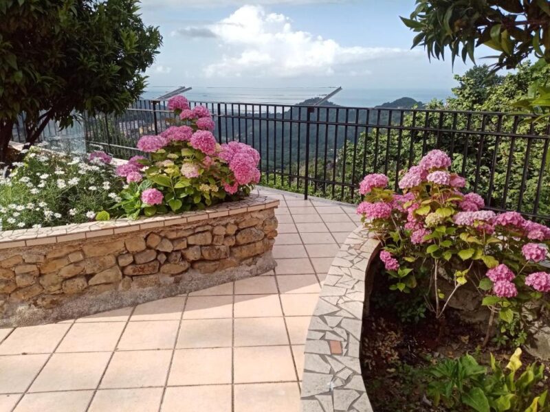 Cazare pe Coasta Amalfi 37 euro/persoana/noapte cu mic dejun inclus