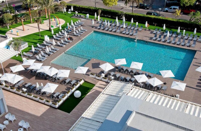 Hotel 4* cu piscina in Mallorca, insula cu cele mai frumoase plaje – 61 euro/persoana/noapte