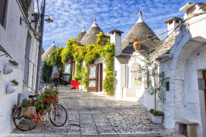 Zboruri spre Bari si Alberobello de la 28 euro dus-intors