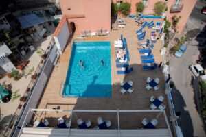 Cazare 4* in Sorrento pe Coasta Amalfi CU PISCINA de la 74 euro/pers/noapte