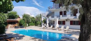 Cazare cu piscina in Lefkada, Grecia – de la 26 euro/pers/noapte