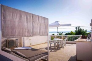 Rasfat in Torrevieja, in stil mediteranean: casa de vacanta la parter, cu bucatarie completa si aproape de mare