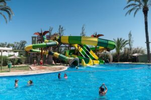 Cazare cu piscina si parc acvatic langa Valencia – Devesa Gardens